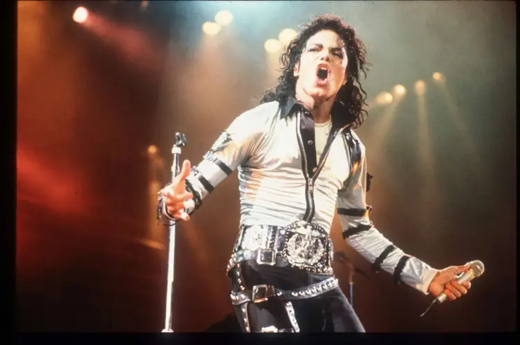 Michael Jackson, Biography, Music, News Facts